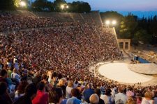 Το Αρχαίο Θέατρο της Επιδαύρου epidauros parastaseis