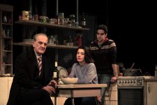 Ο Φεγγίτης του David Hare στο Θέατρο Εμπορικόν skylight_webTσstavroshabakis-26
