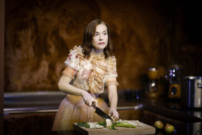 THEATRE_Ivo-Van-Hove_THE-GLASS-MENAGERIE_Isabelle-Huppert-©-Jan-Versweyveld-2048x1365