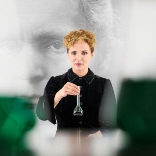 Είδαμε τη Marie Skłodowska Curie – Κριτική της Παράστασης