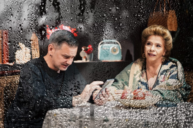 kato apo ti gefyra elpida moumoulidou