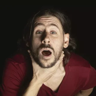 Είδαμε το Baby Reindeer (Μικρό Ταρανδάκι) – Κριτική της Παράστασης